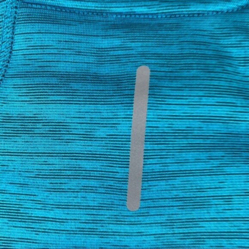 RUNNING Room Resolution Run Jacket - Picture 12 of 13